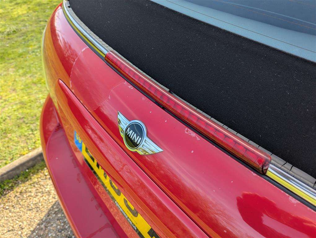 <p>2009 MINI COOPER</p>