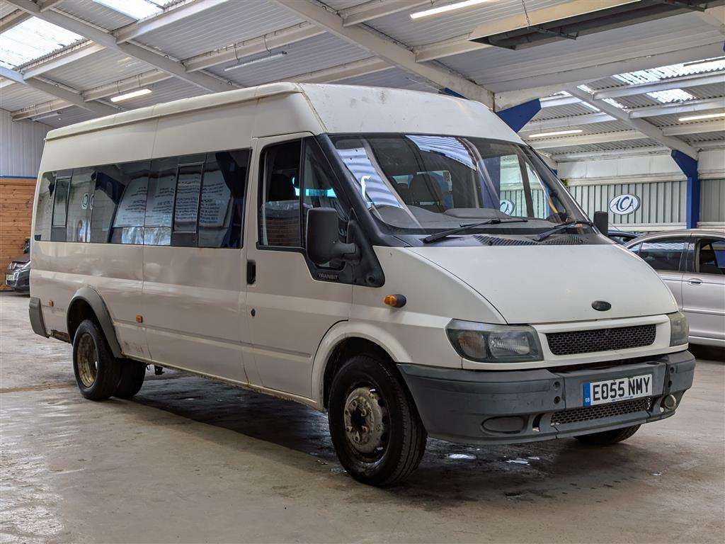 <p>2005 FORD TRANSIT MINIBUS</p>