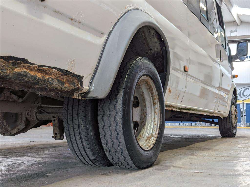 <p>2005 FORD TRANSIT MINIBUS</p>