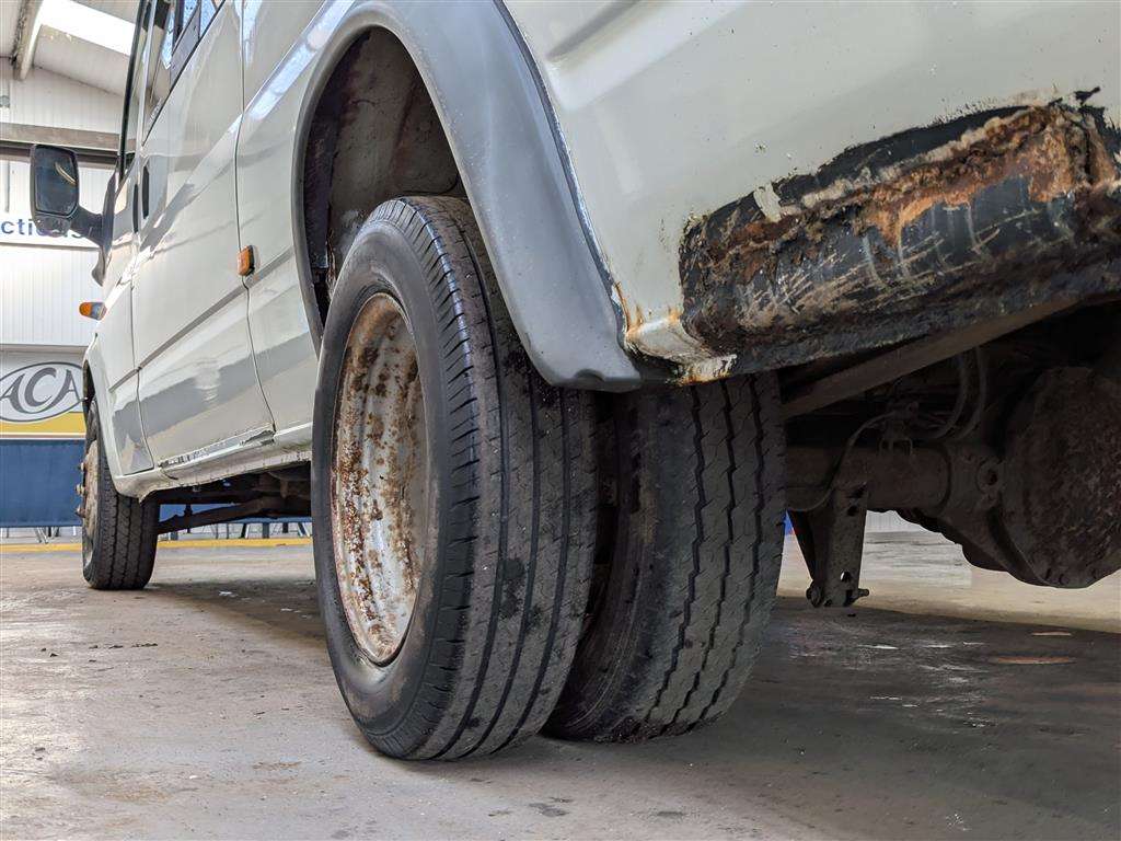 <p>2005 FORD TRANSIT MINIBUS</p>