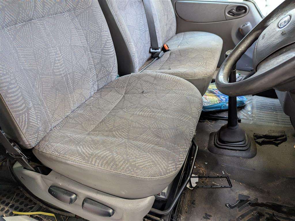 <p>2005 FORD TRANSIT MINIBUS</p>