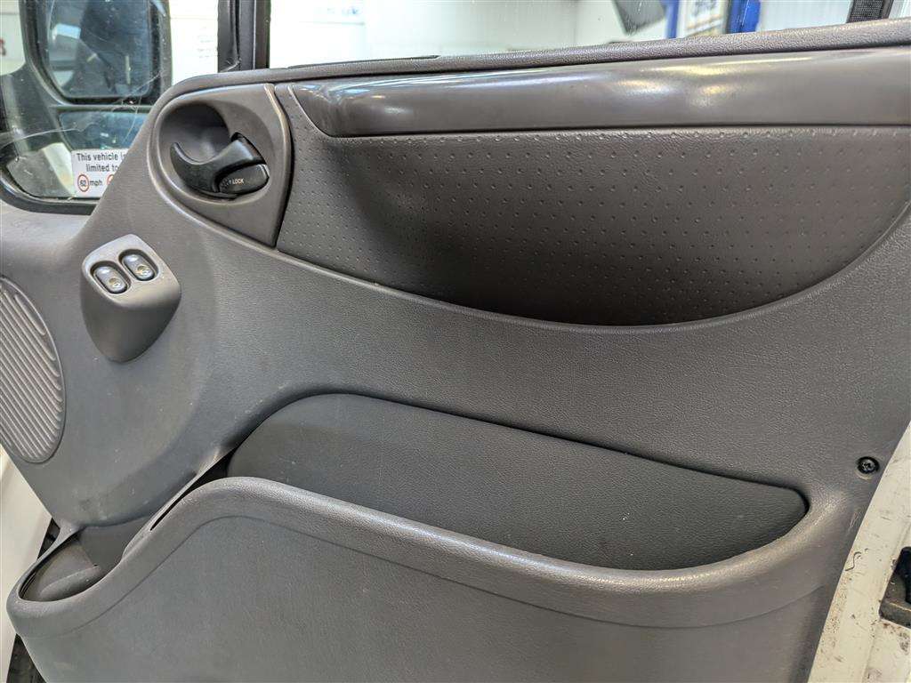 <p>2005 FORD TRANSIT MINIBUS</p>