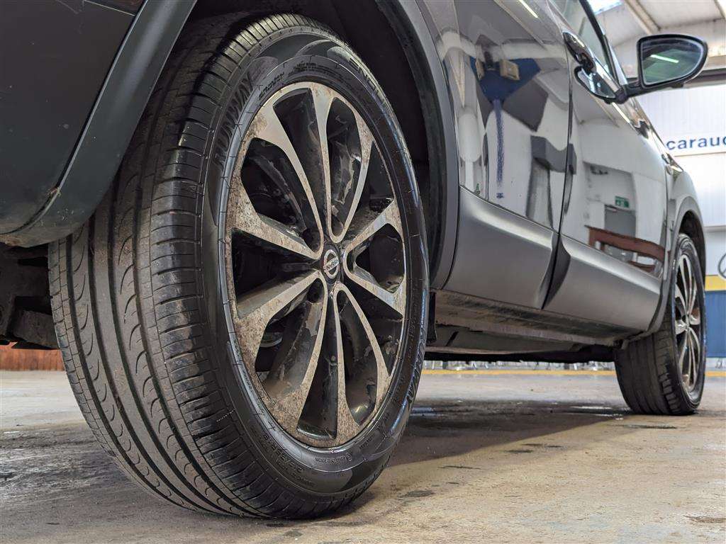 <p>2012 NISSAN QASHQAI N-TEC + DCI</p>