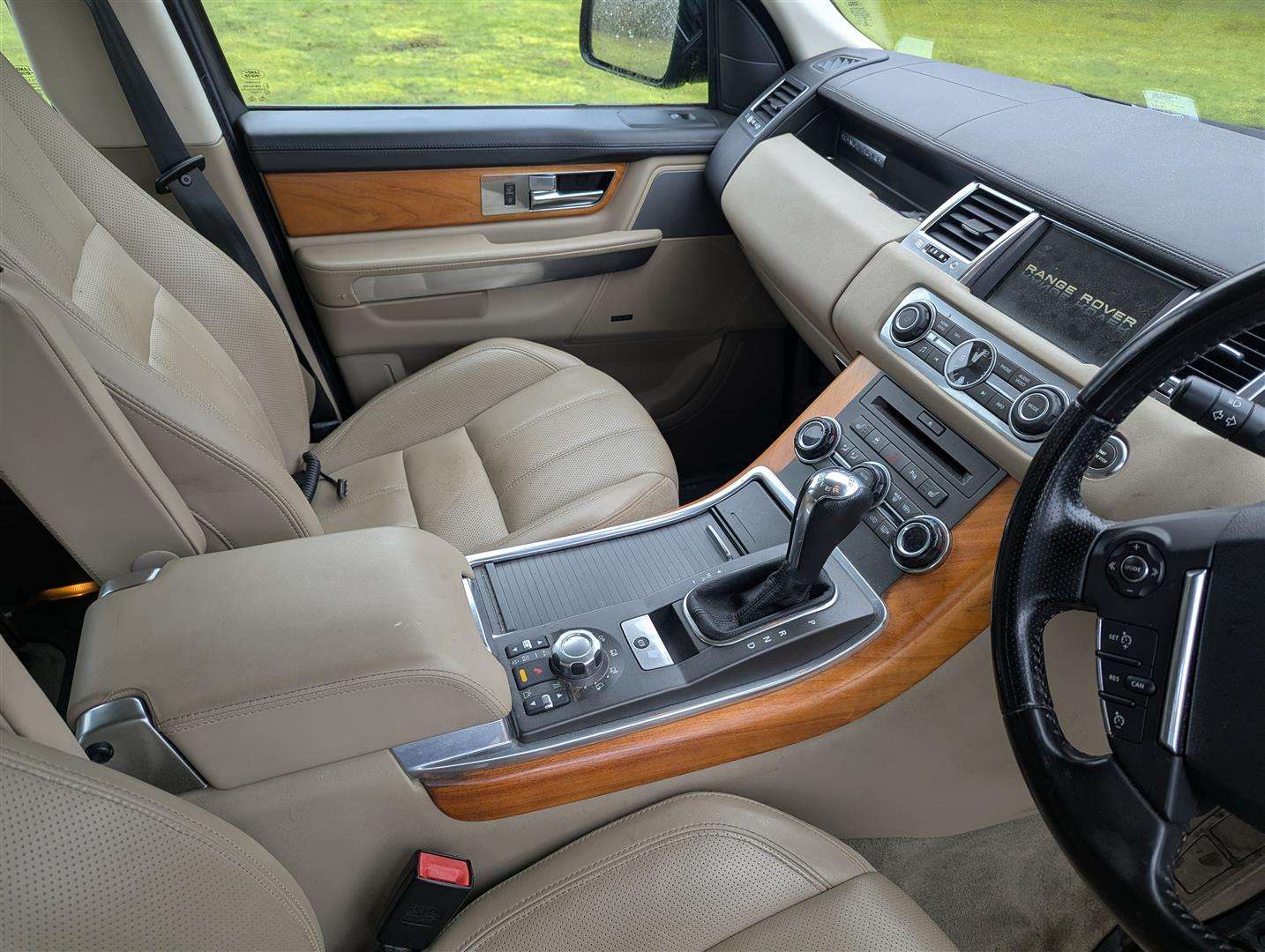 <p>2009 LAND ROVER RANGE ROVER SP HSE TDV6 AUTO</p>