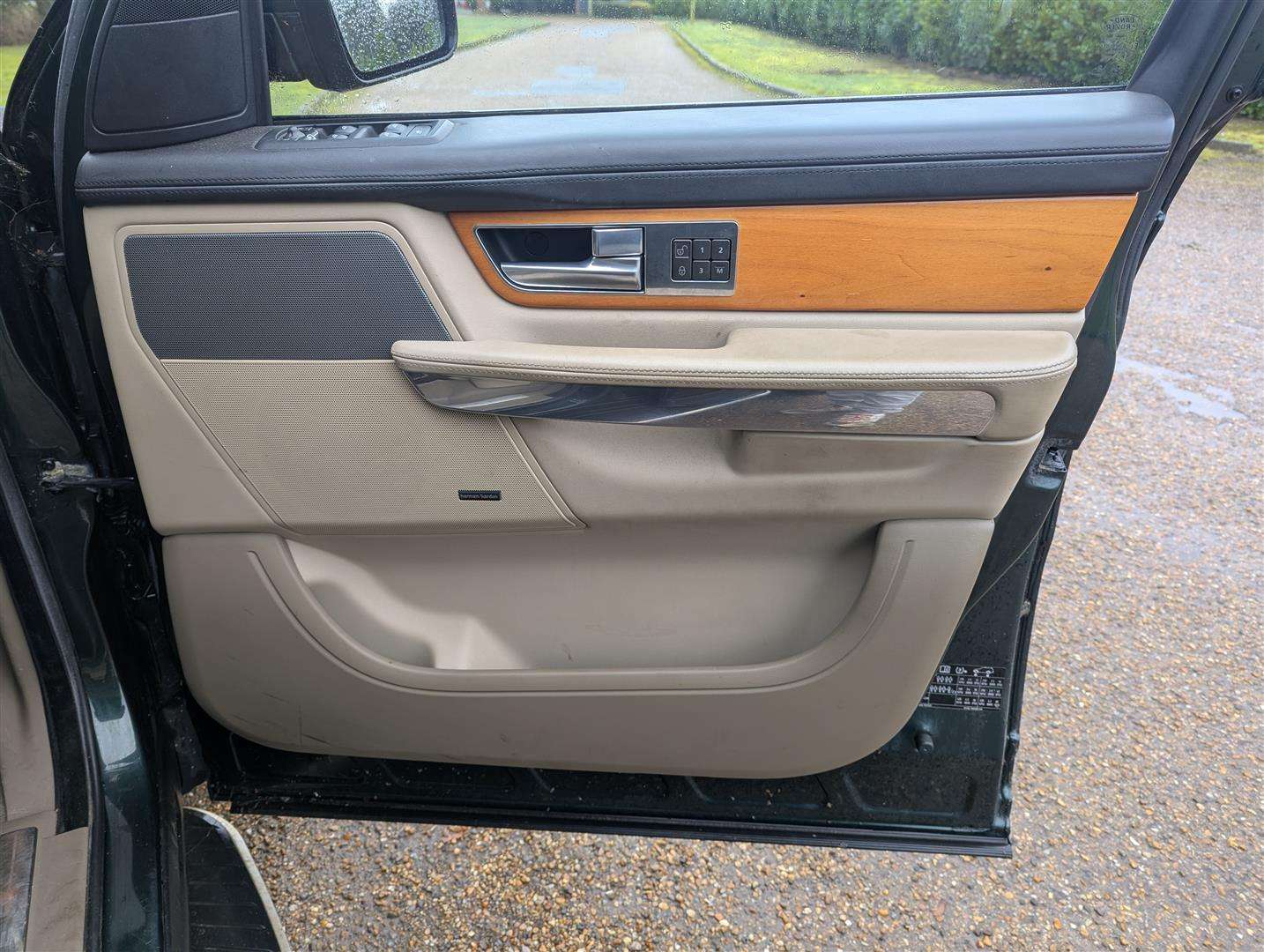 <p>2009 LAND ROVER RANGE ROVER SP HSE TDV6 AUTO</p>