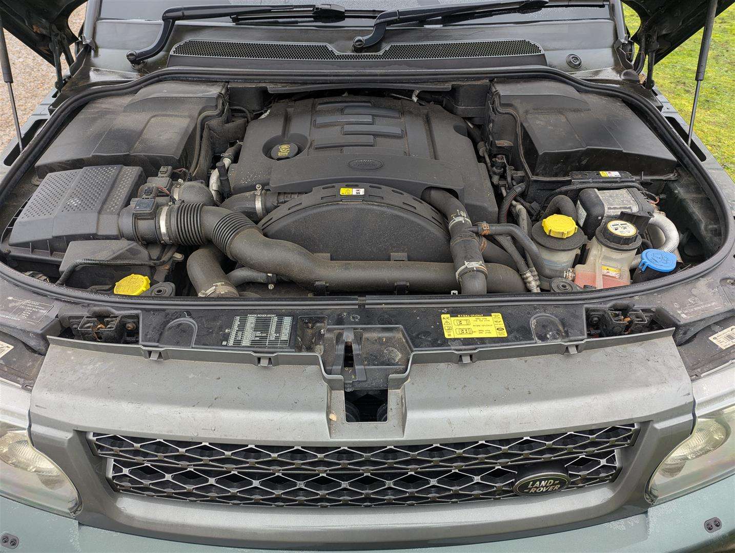 <p>2009 LAND ROVER RANGE ROVER SP HSE TDV6 AUTO</p>