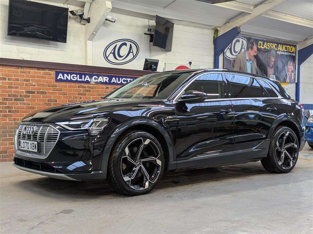 <p>2021 AUDI E-TRON TECHNIK 50 QUATTRO</p>