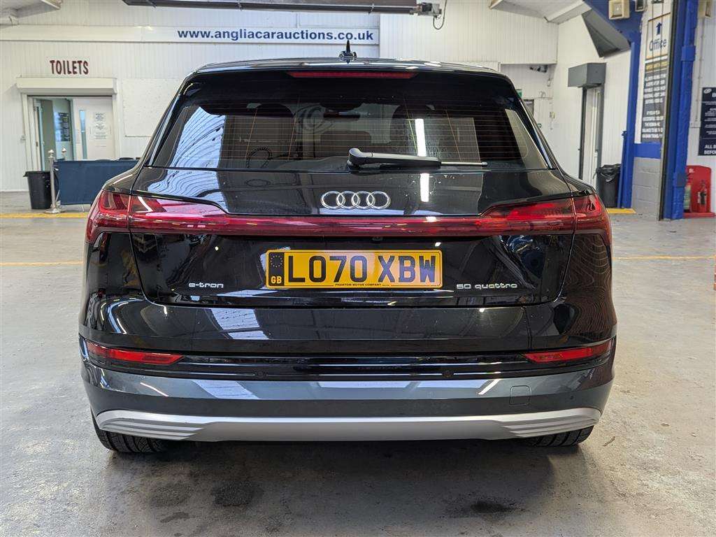 <p>2021 AUDI E-TRON TECHNIK 50 QUATTRO</p>