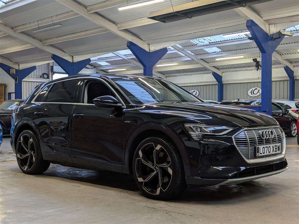 <p>2021 AUDI E-TRON TECHNIK 50 QUATTRO</p>
