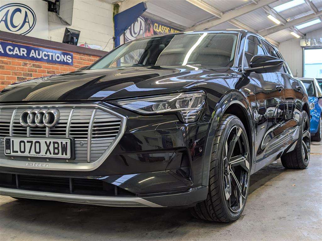 <p>2021 AUDI E-TRON TECHNIK 50 QUATTRO</p>