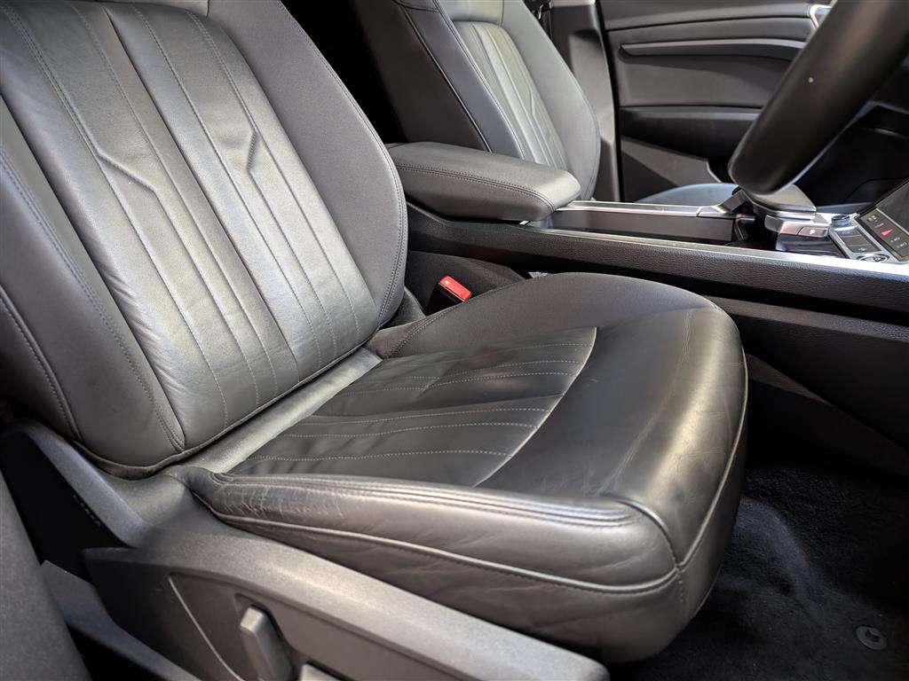 <p>2021 AUDI E-TRON TECHNIK 50 QUATTRO</p>