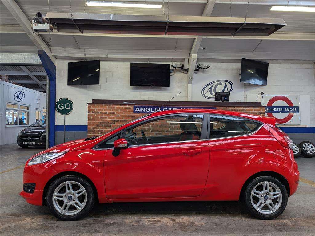 <p>2013 FORD FIESTA ZETEC</p>