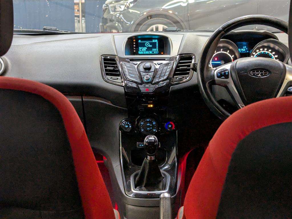 <p>2013 FORD FIESTA ZETEC</p>