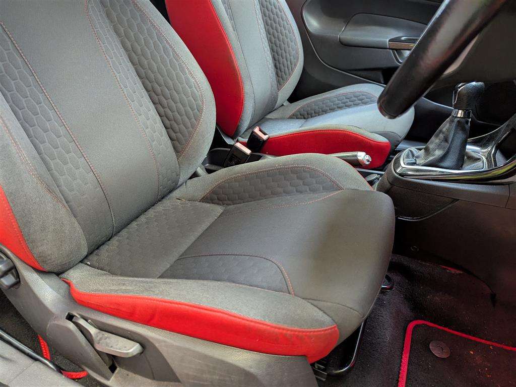 <p>2013 FORD FIESTA ZETEC</p>