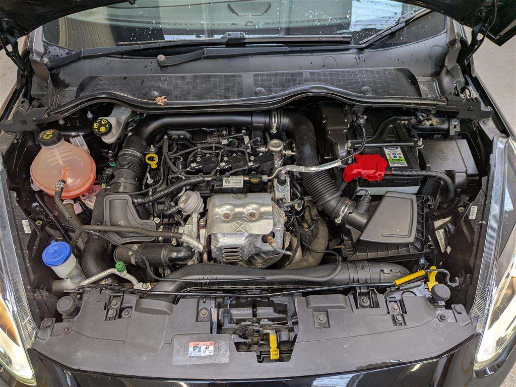 <p>2018 FORD FIESTA ST-LINE TURBO</p>