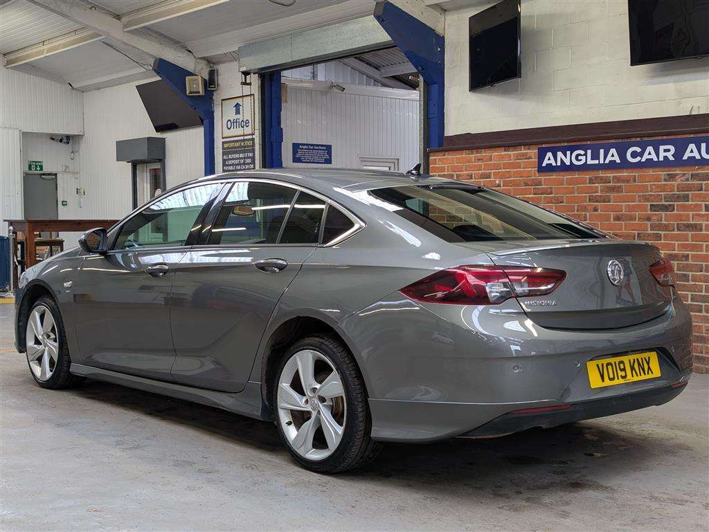 <p>2019 VAUXHALL INSIGNIA SRI VX-LINE NAV</p>