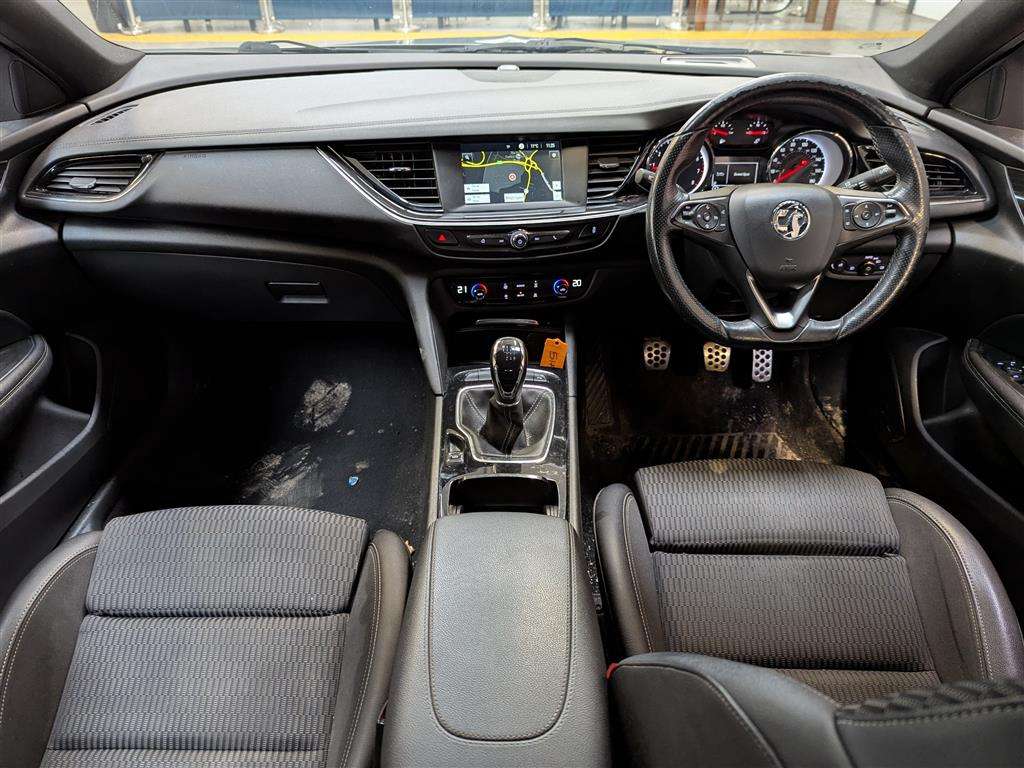 <p>2019 VAUXHALL INSIGNIA SRI VX-LINE NAV</p>