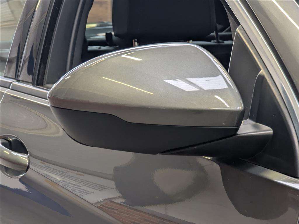 <p>2019 VAUXHALL INSIGNIA SRI VX-LINE NAV</p>