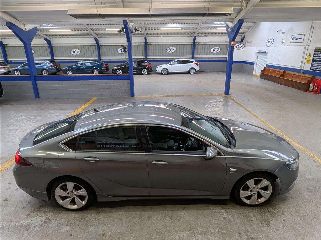 <p>2019 VAUXHALL INSIGNIA SRI VX-LINE NAV</p>