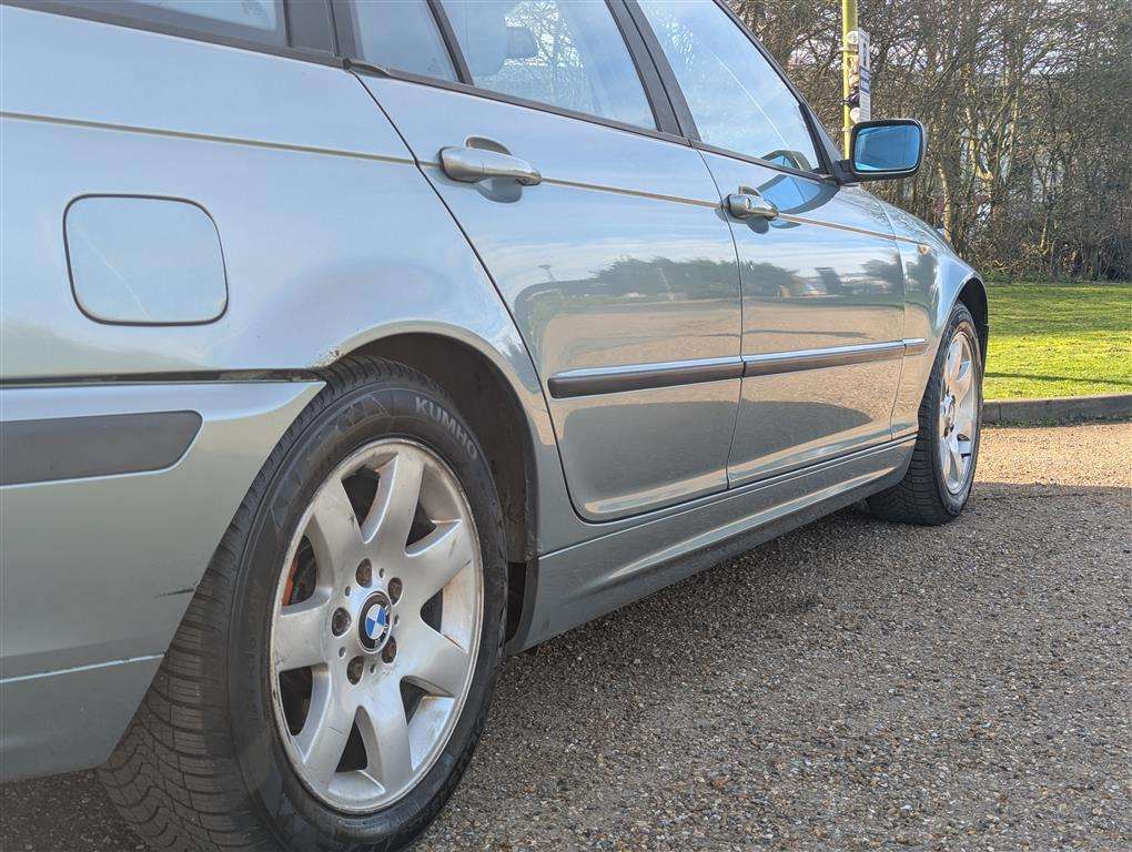 <p>2003 BMW 318I SE TOURING AUTO</p>