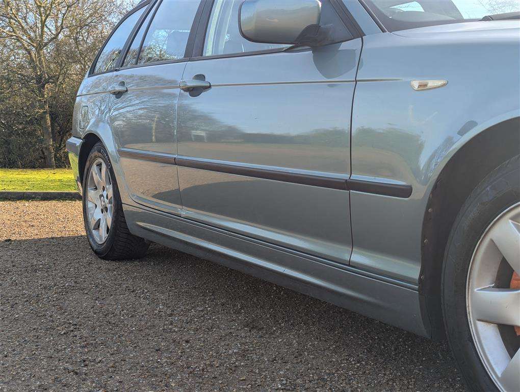 <p>2003 BMW 318I SE TOURING AUTO</p>