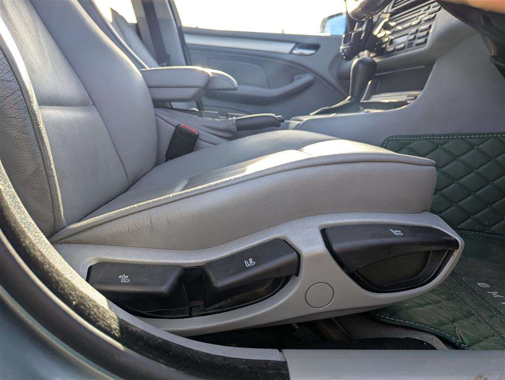 <p>2003 BMW 318I SE TOURING AUTO</p>