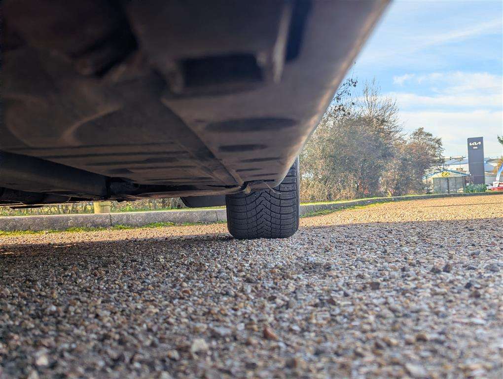 <p>2003 BMW 318I SE TOURING AUTO</p>