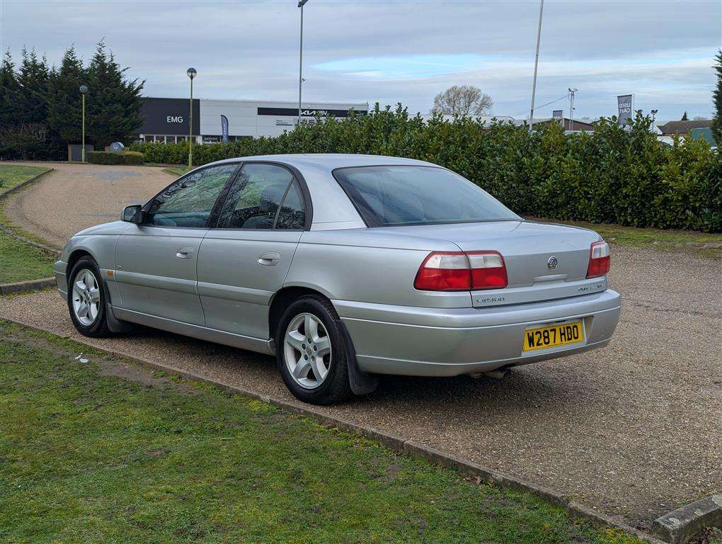 <p>2000 VAUXHALL OMEGA CD AUTO</p>
