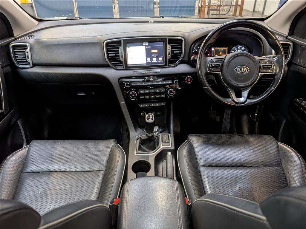 <p>2017 KIA SPORTAGE KX-4 CRDI</p>