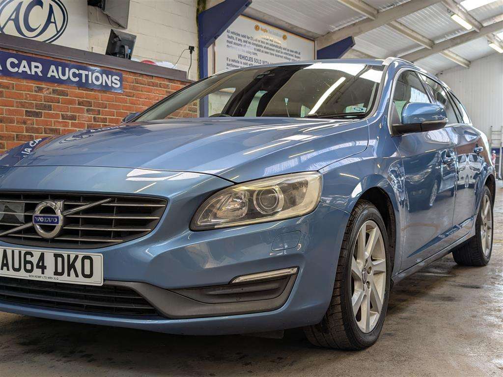 <p>2014 VOLVO V60 SE LUX T4 AUTO</p>