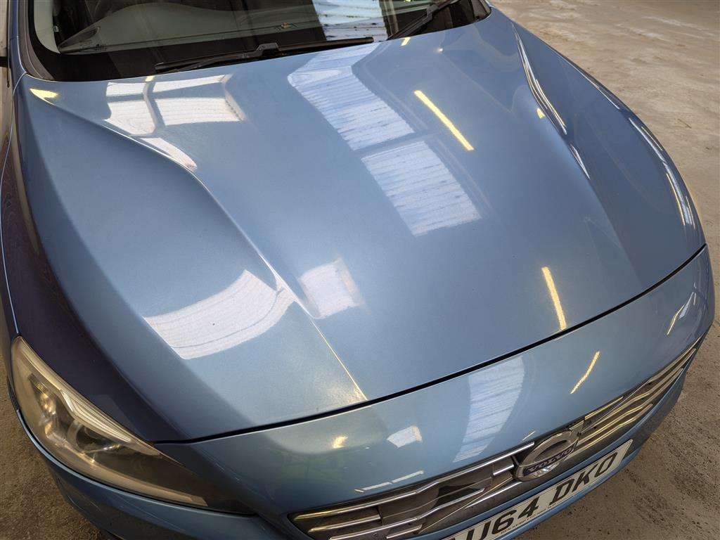 <p>2014 VOLVO V60 SE LUX T4 AUTO</p>