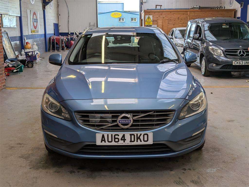<p>2014 VOLVO V60 SE LUX T4 AUTO</p>