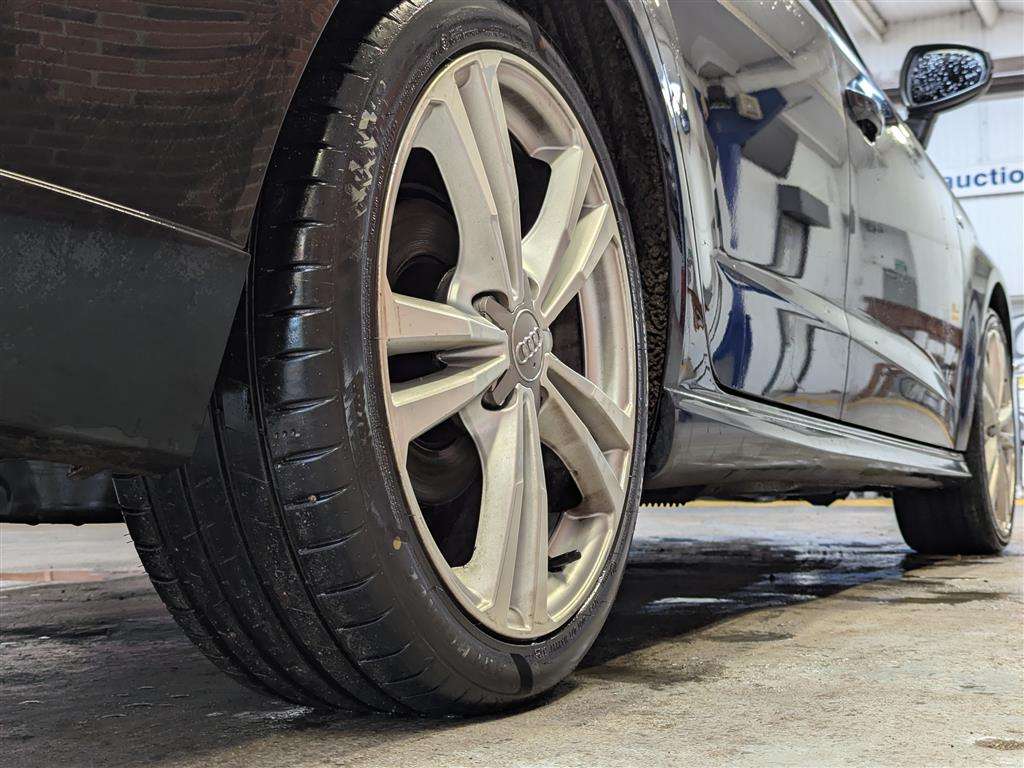 <p>2019 AUDI A3 S LINE 35 TFSI</p>