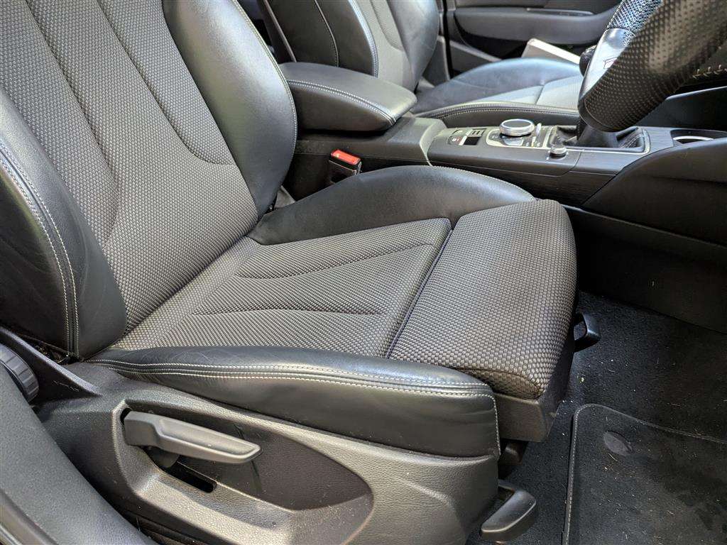 <p>2019 AUDI A3 S LINE 35 TFSI</p>