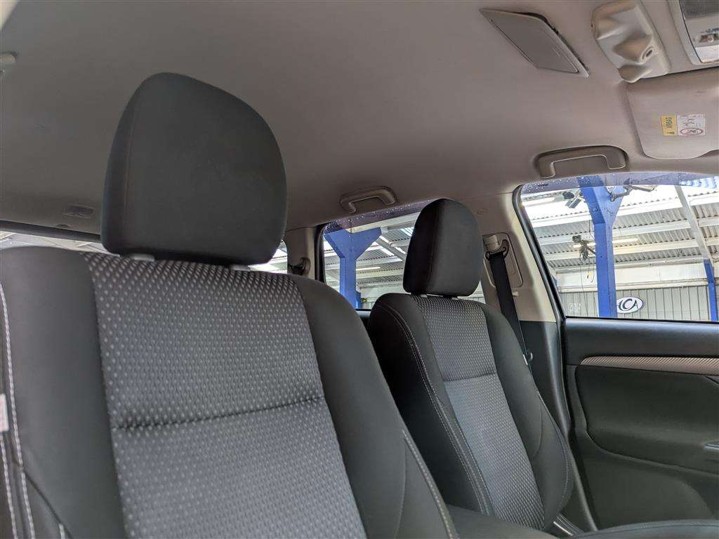 <p>2017 MITSUBISHI OUTLANDER DI-D 3</p>