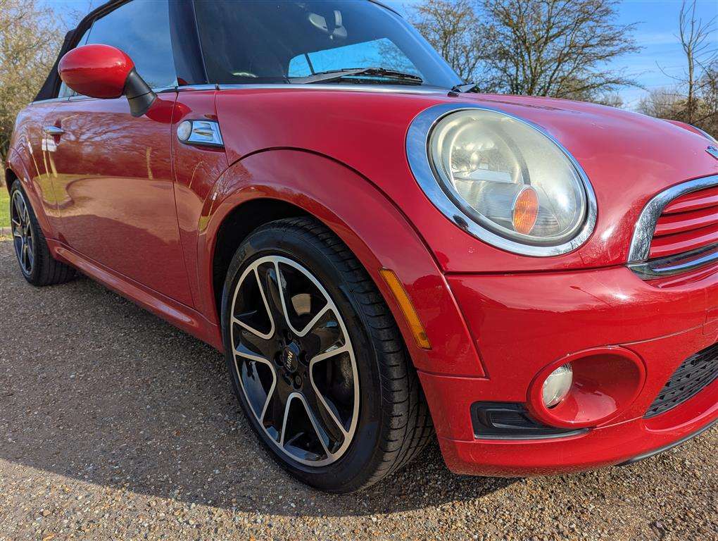 <p>2009 MINI COOPER</p>