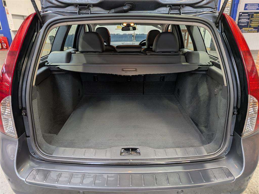 <p>2011 VOLVO V50 SE LUX DRIVE START/ST</p>