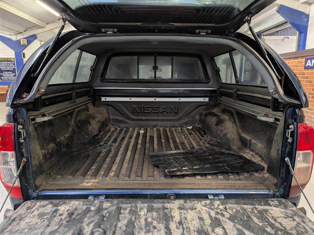 <p>2016 NISSAN NAVARA ACENTA + DCI</p>