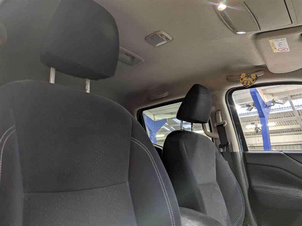 <p>2016 NISSAN NAVARA ACENTA + DCI</p>