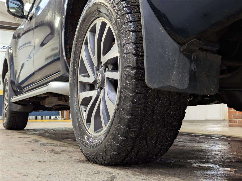 <p>2016 NISSAN NAVARA ACENTA + DCI</p>