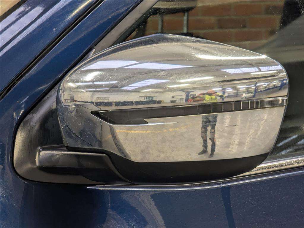 <p>2016 NISSAN NAVARA ACENTA + DCI</p>