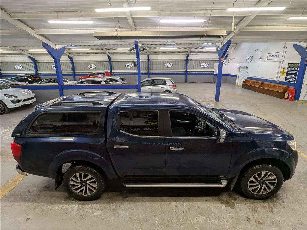 <p>2016 NISSAN NAVARA ACENTA + DCI</p>