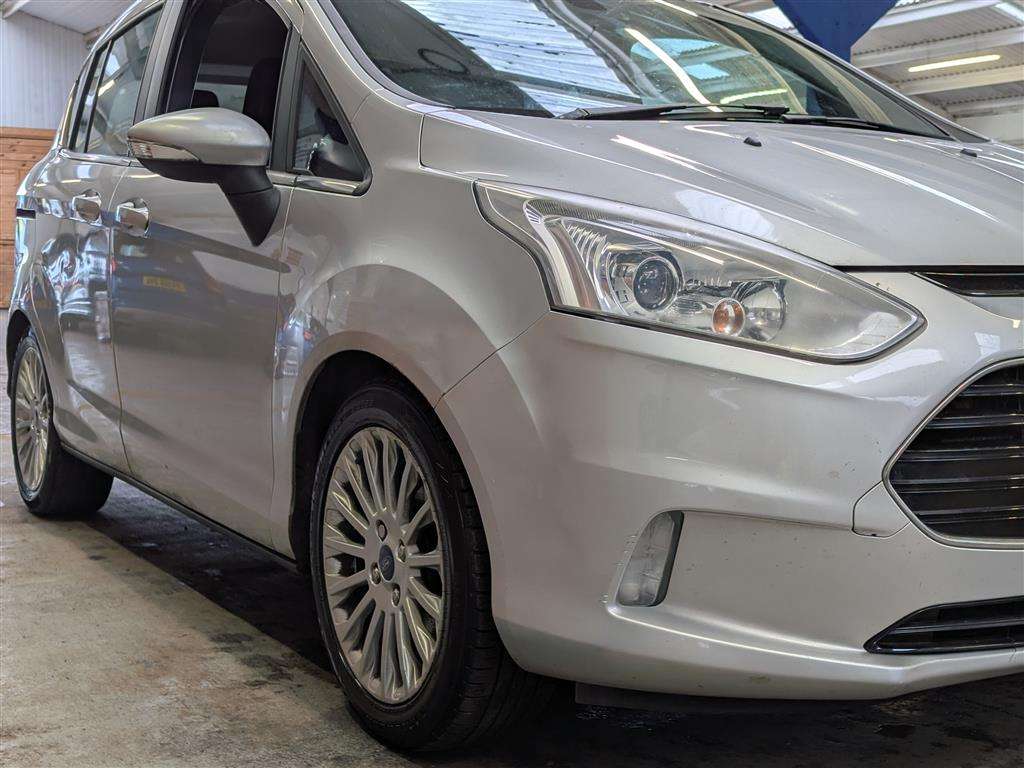<p>2013 FORD B-MAX TITANIUM TURBO</p>