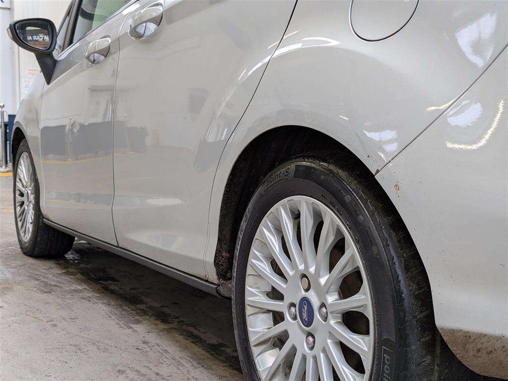 <p>2013 FORD B-MAX TITANIUM TURBO</p>