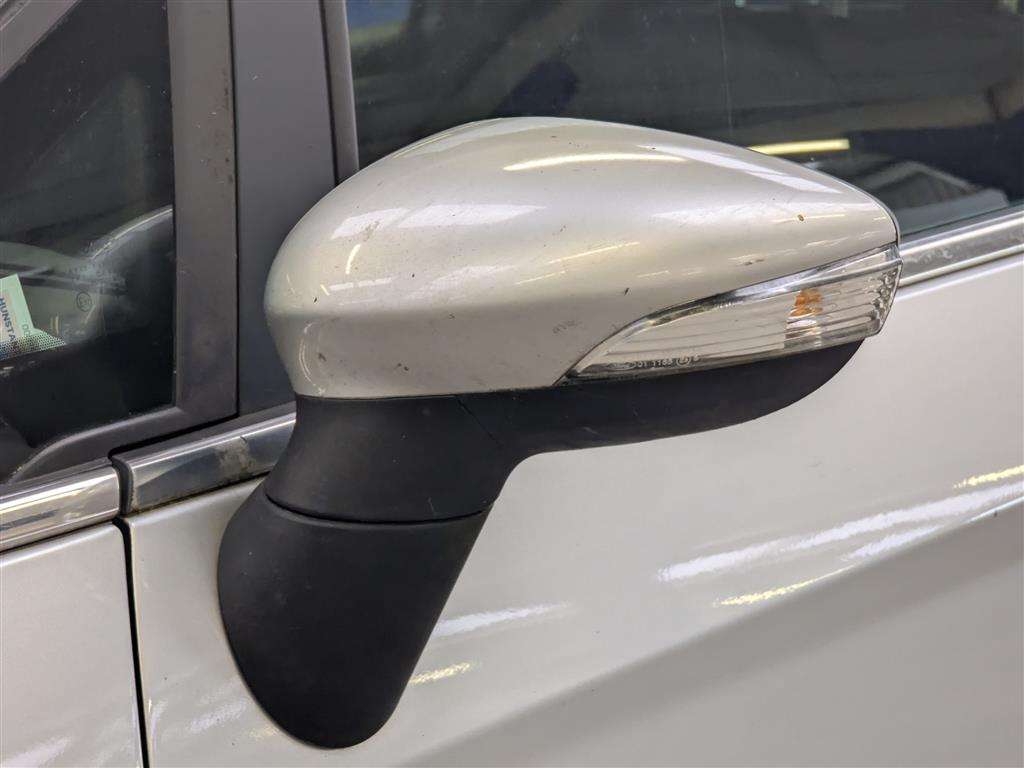 <p>2013 FORD B-MAX TITANIUM TURBO</p>