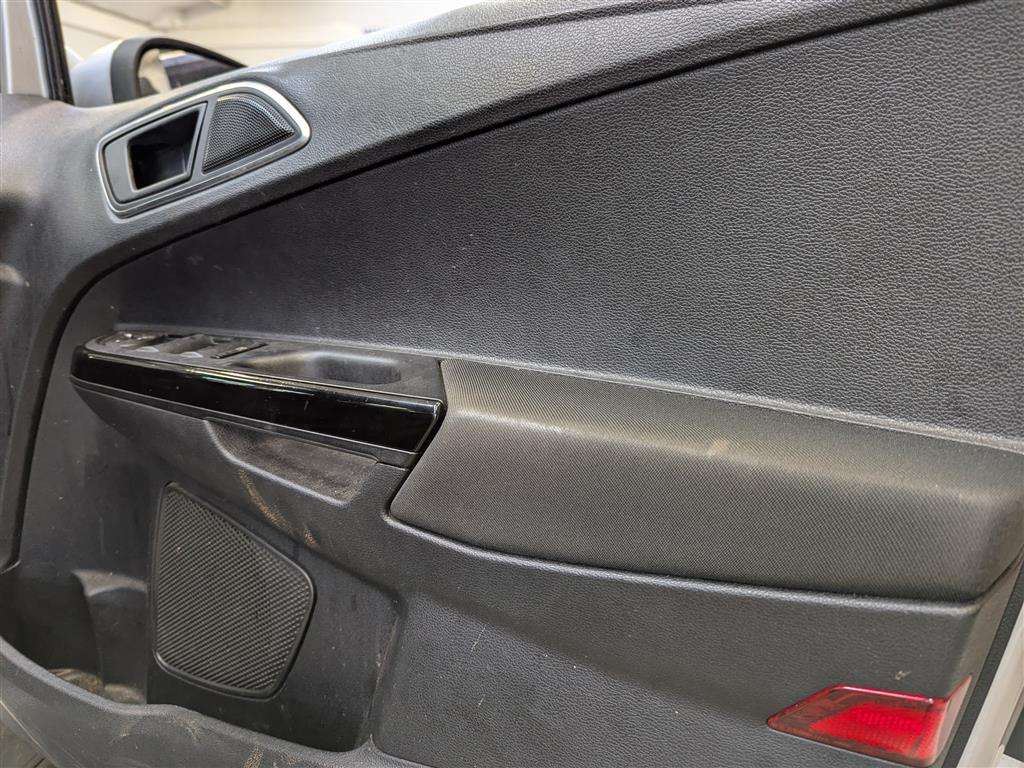 <p>2013 FORD B-MAX TITANIUM TURBO</p>