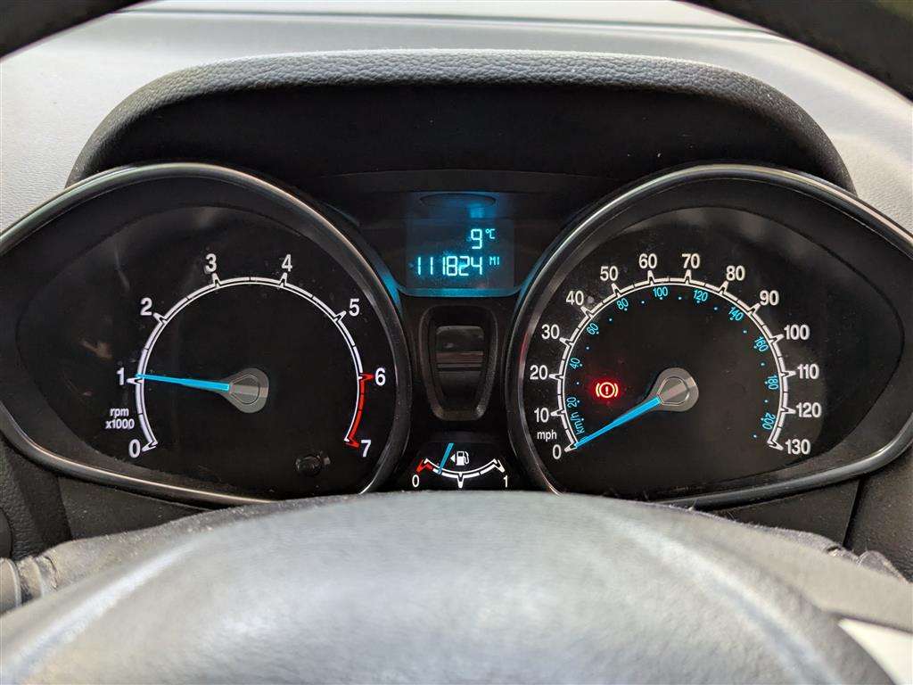 <p>2013 FORD B-MAX TITANIUM TURBO</p>