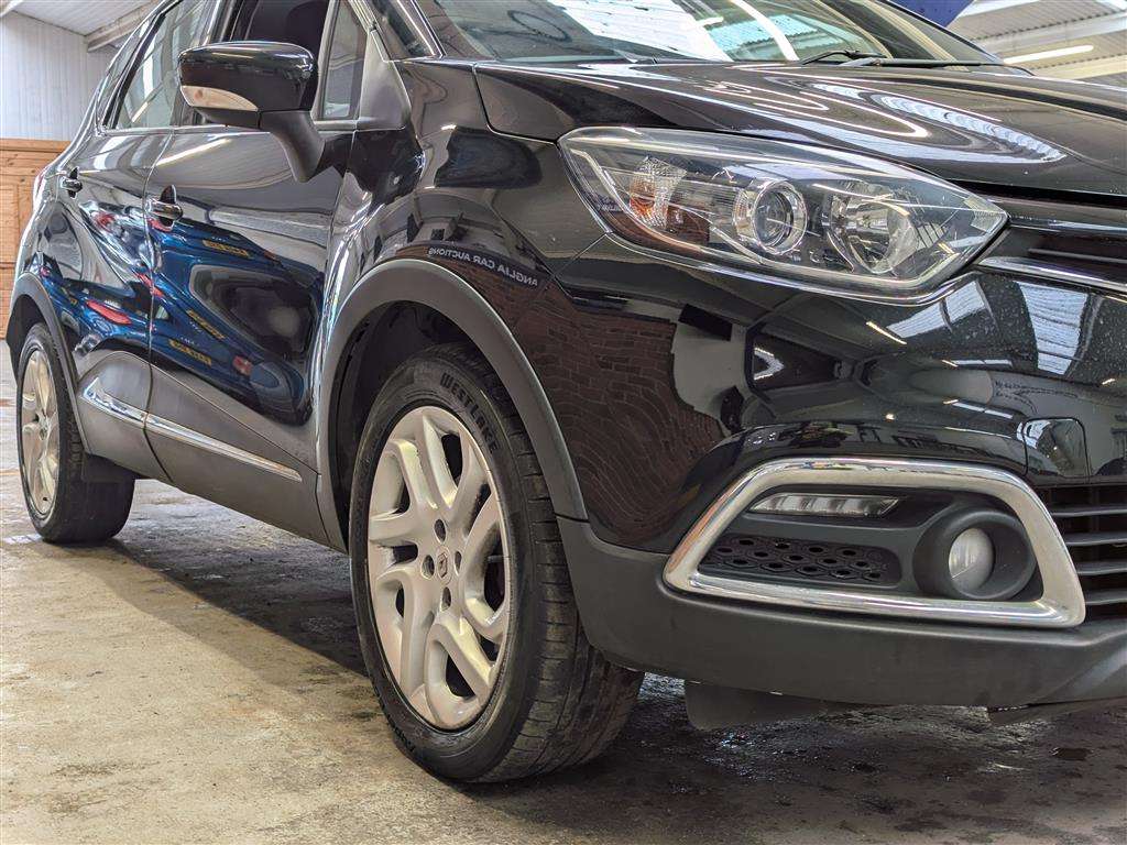<p>2014 RENAULT CAPTURD-QUE M-NAV ENERGY</p>
