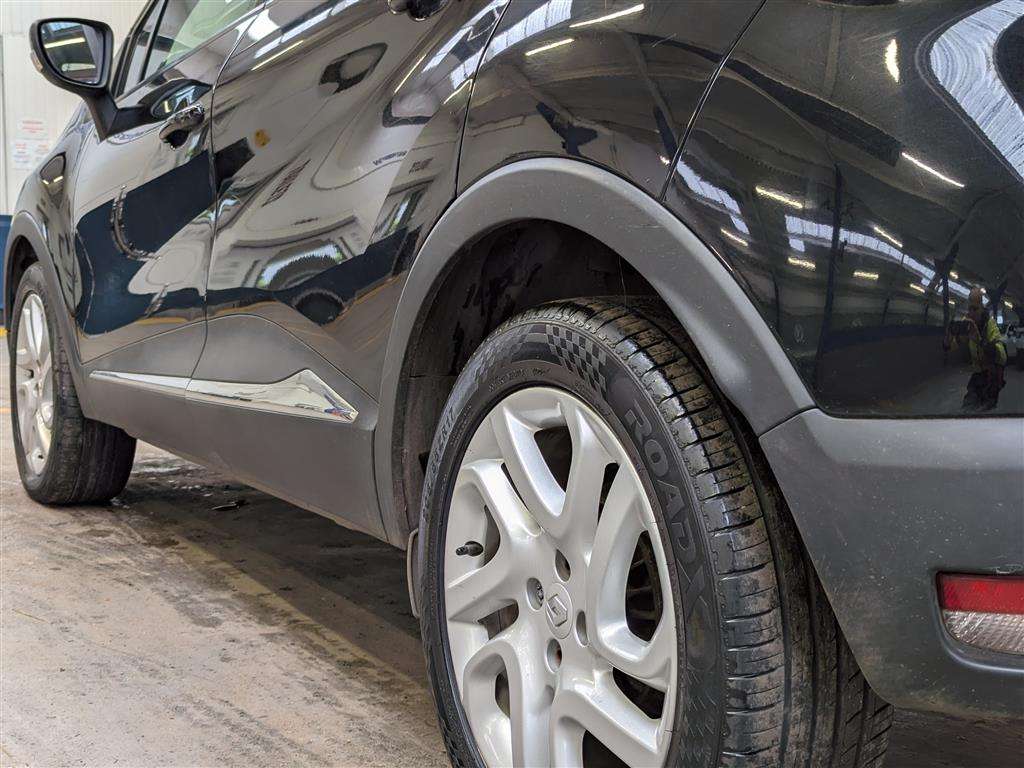 <p>2014 RENAULT CAPTURD-QUE M-NAV ENERGY</p>