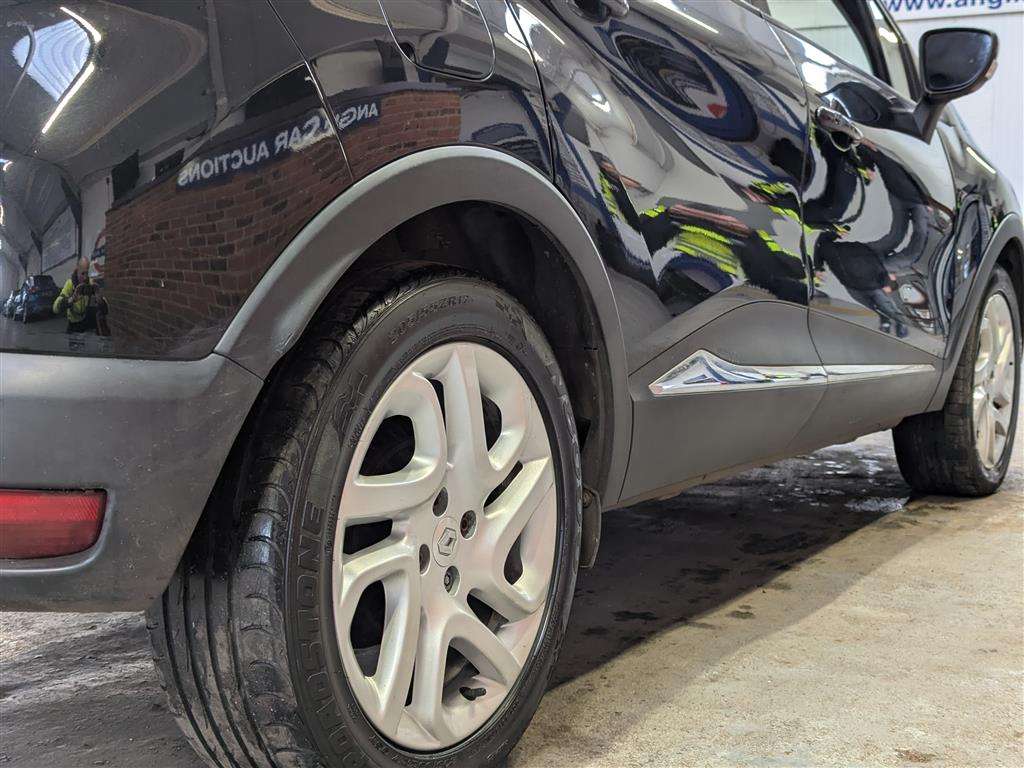 <p>2014 RENAULT CAPTURD-QUE M-NAV ENERGY</p>
